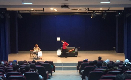 Ümraniye Belediyesi teatral konferansla gençleri sınava hazırlıyor