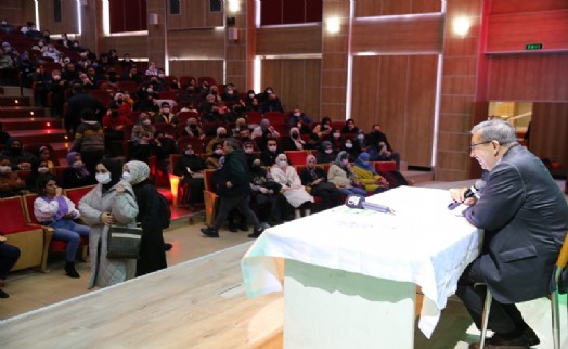 Hayati İnanç Bayrampaşa’da gençlerle buluştu
