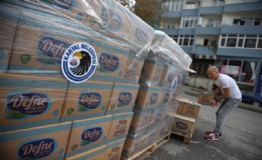 Kartal Belediyesi’nden 60 spor kulübüne 300 bin bardak su