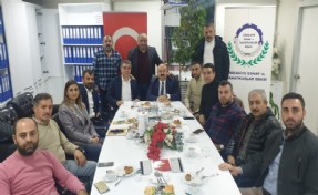 Başkan Çakıroğlu’ndan Ümraniye Esnaf ve Sanatkârlar Odası’na ziyaret