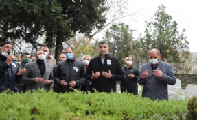 Kartal eski başkanlarından Mehmet Ali Büklü kabri başında dualarla anıldı