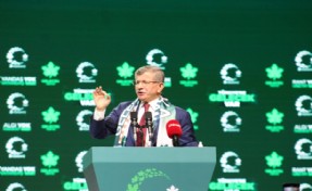 Ahmet Davutoğlu; “Onlar gidecek, biz geleceğiz”