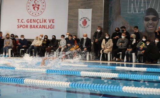 Ümraniye’deki yüzme yarışları nefesleri kesti