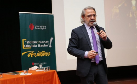 Ümraniye’de gençler tarihçi Mustafa Armağan’ı dinledi