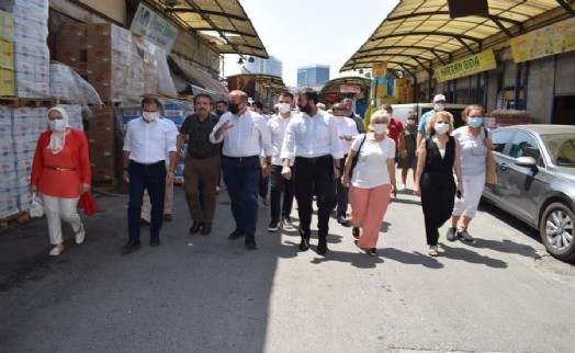 CHP heyeti Rami Gıda Toptancıları Hali’nde esnafın dertlerini dinledi