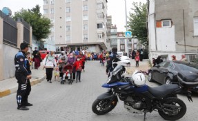 Küçükçekmece zabıtasından okul önlerinde sıkı denetim