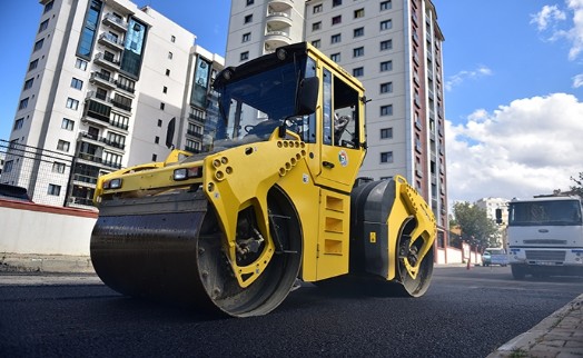 Tuzla’da 2021 yılının ilk 8 ayında 32 bin ton asfalt serimi yapıldı