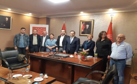 Başkan Kızılkaya Tatlısu Mahalle Muhtarı Cezmi Temur’u ağırladı
