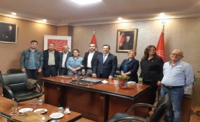 Başkan Kızılkaya Tatlısu Mahalle Muhtarı Cezmi Temur’u ağırladı