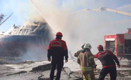 Kartal Belediyesi’nden yangın söndürme çalışmalarına destek