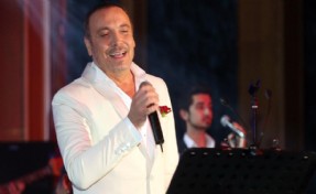 Cenk Eren’in performansı ayakta alkışlandı