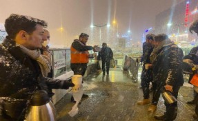 AK Parti Çekmeköy soğuk havada vatandaşları unutmadı
