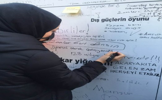 Sarıyer’de vatandaş taleplerini ‘Zam Duvarı’na yazdı