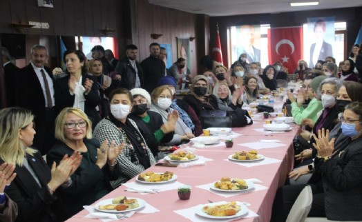Ümraniye’de İYİ Partili kadınlar buluştu