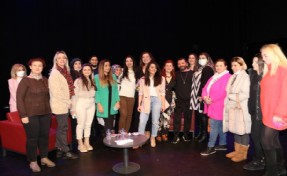 Ataşehir’de renkli 8 Mart kutlaması