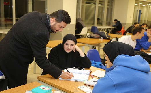Kağıthane’de binlerce gence sınav desteği