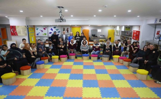 Torunlarıyla masallar diyarında buluştular