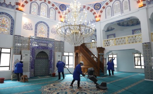 Ramazan öncesi Kartal’da ibadethane temizliği