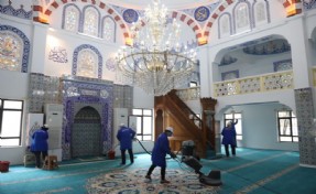 Ramazan öncesi Kartal’da ibadethane temizliği