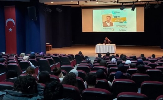 Ümraniye’de akademi genç söyleşisi