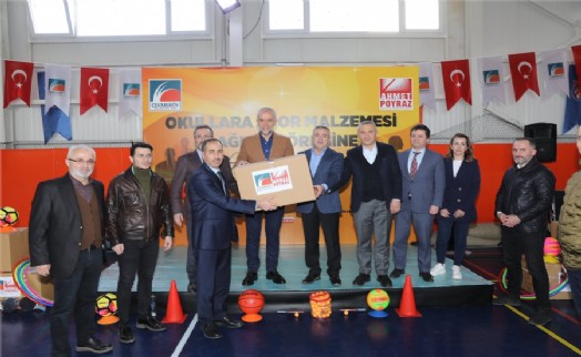 Çekmeköy’deki okullara spor malzemesi desteği