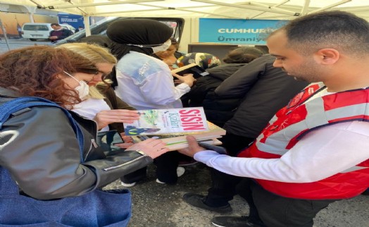 CHP Ümraniye’den sokak kütüphanesi