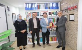 Başkan Akın İlhan’dan avukatlara ziyaret
