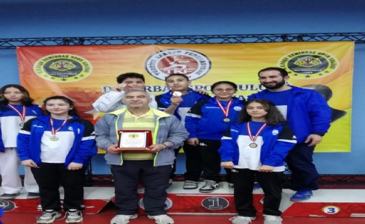 Sarıyerli sporcular madalyaları topladı