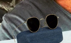 Kıvanç Tatlıtuğ'un gözlüğü 25 bin TL'ye satıldı