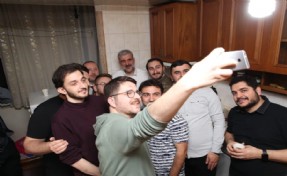 Osman Nuri Kabaktepe sahurda öğrencilere misafir oldu