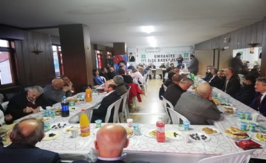 İYİ Parti Ümraniye mahalle teşkilatlarıyla iftar yaptı