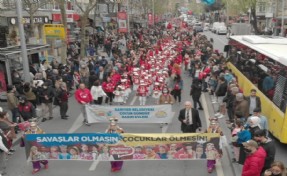 Çocuklar Sarıyer’de barış için yürüdü