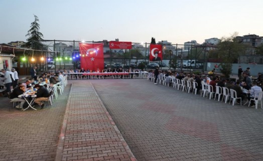 Başkan Gökhan Yüksel iftarını çocuklarla açtı