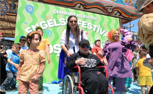 Çekmeköylü özel bireyler festivalde buluştu