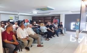 İYİ Parti Ataşehir’de parti içi eğitim