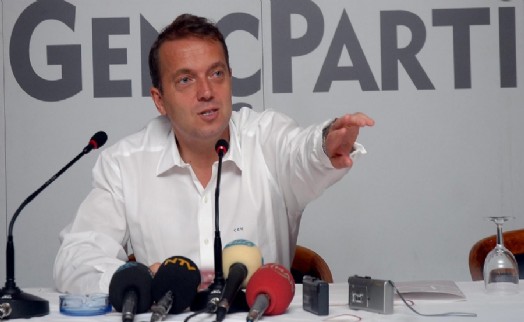 Cem Uzan’dan flaş çıkış! ‘2023'te Türkiye'ye cumhurbaşkanı olacağım’