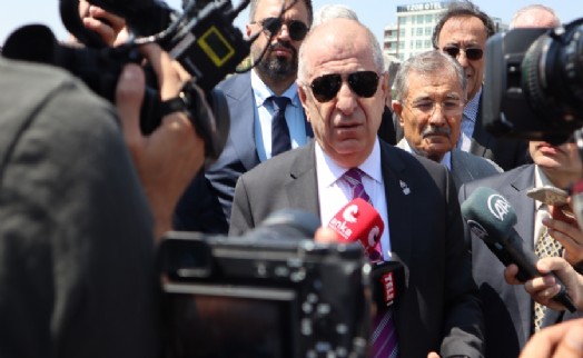 Ümit Özdağ ‘Vatandaşlık verirken vatan da veriyorsunuz’