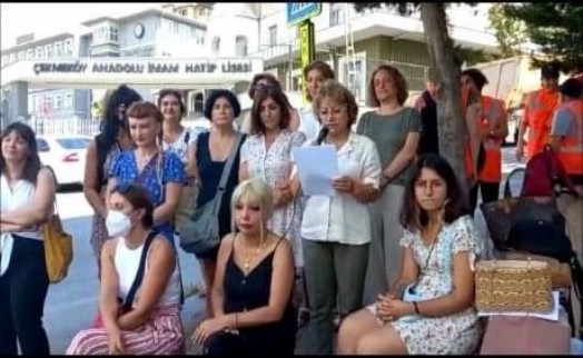 Saadet Çertez, 'Hiç Kimse Anayasadan Üstün Değildir'