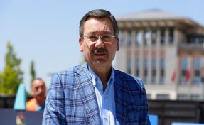 Melih Gökçek sosyal medyanın gündeminden düşmüyor