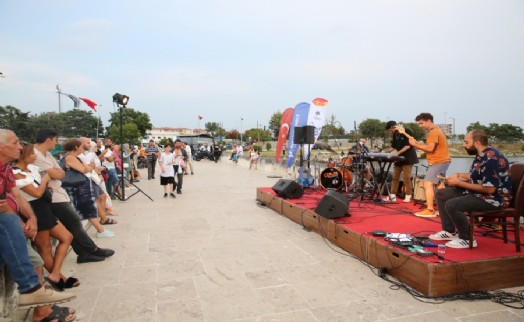 Küçükçekmece’nin parklarında müzik var