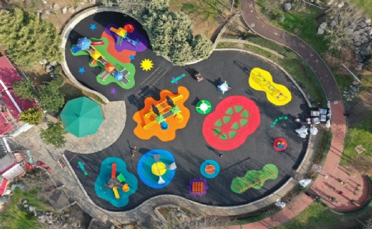 Bayrampaşa’da parklar artık daha renkli