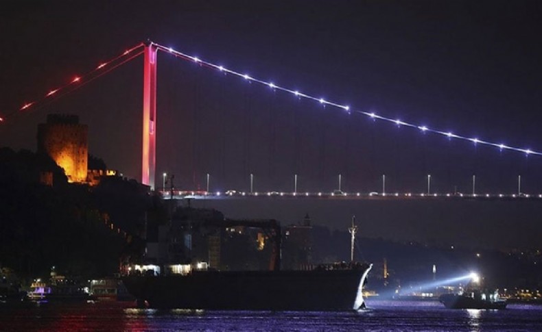 İstanbul’da Boğaz trafiğine olumsuz hava koşulları engeli!