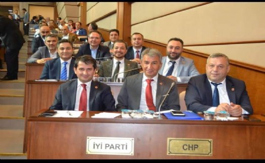 6 İYİ Partili İBB Meclis üyesi sert sözlerle partiden istifa etti! ‘İlkeli siyasetten bahsedemeyiz...’