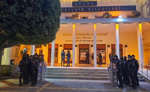 Adana Büyükşehir Belediyesi’ne şafak operasyonu!