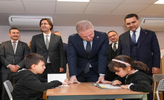 Başkan Kurşun Sarıyerli öğrencilerin heyecanına ortak oldu