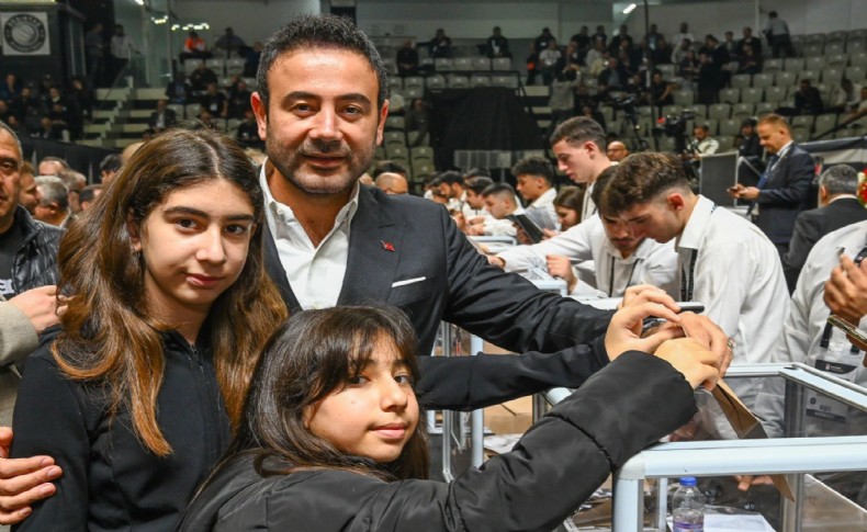 Başkan Rıza Akpolat Beşiktaş’ın olağanüstü kongresinde tercihini yaptı