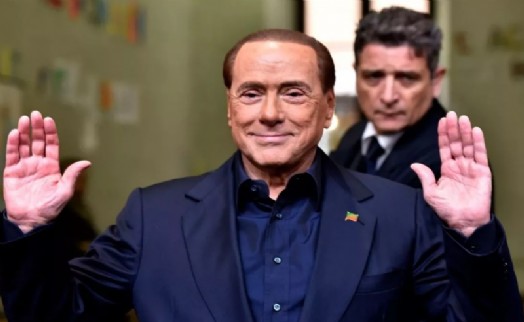İtalya’nın sembol isimlerinden Silvio Berlusconi vefat etti!