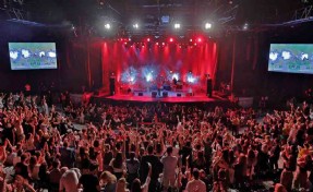 Duman konserinde desibeli rekor kırıldı