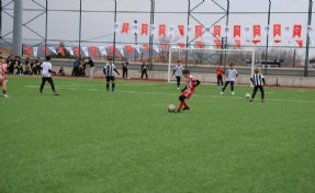 Çekmeköy’de miniklerden kıyasıya mücadele!