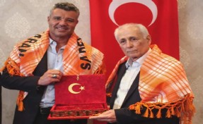 Türk dünyasından Sadettin Saran’a büyük destek!